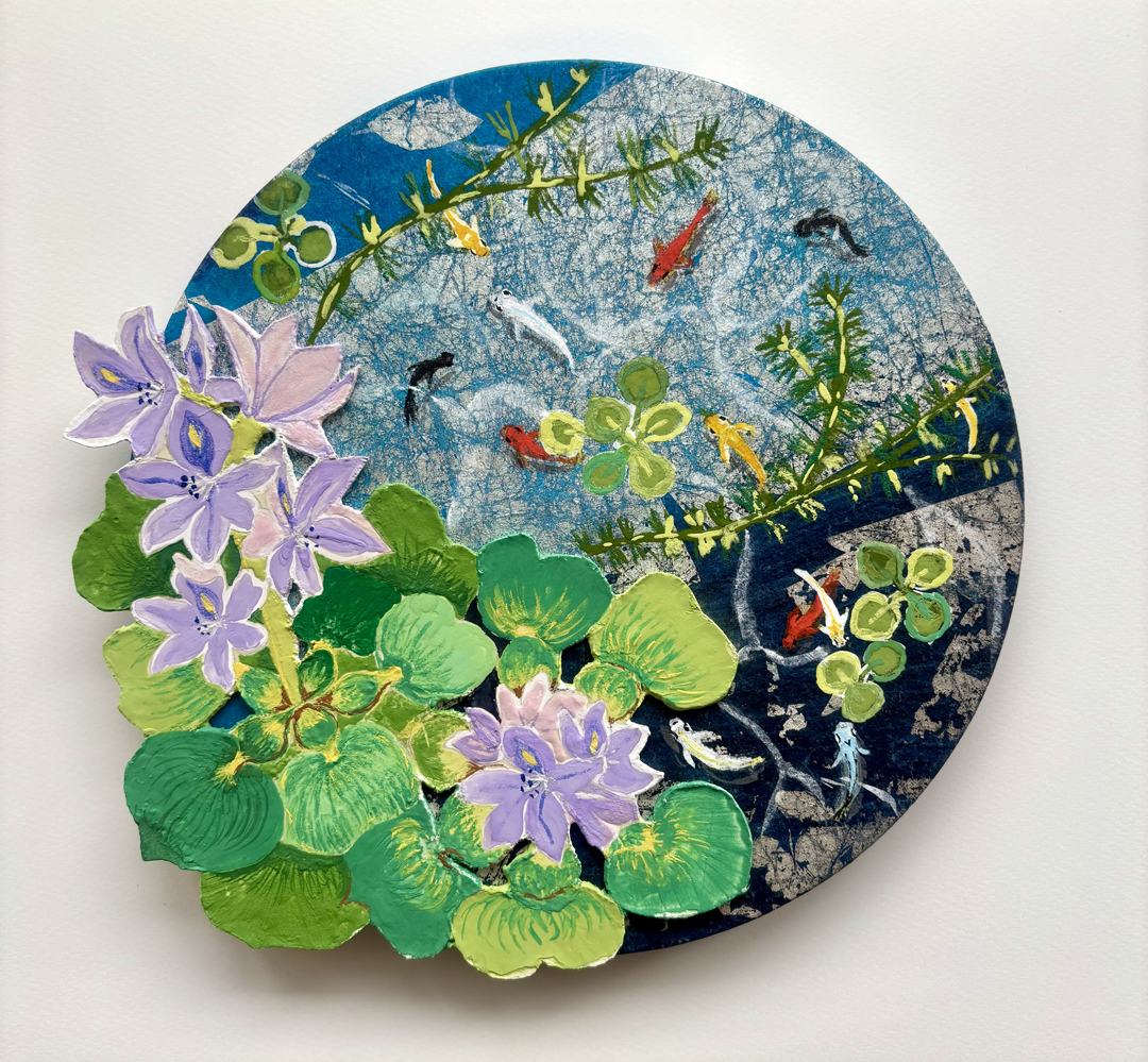 『ヒメダカたちの棲家』 池田静江 円形パネル(直径25cm)+3cm